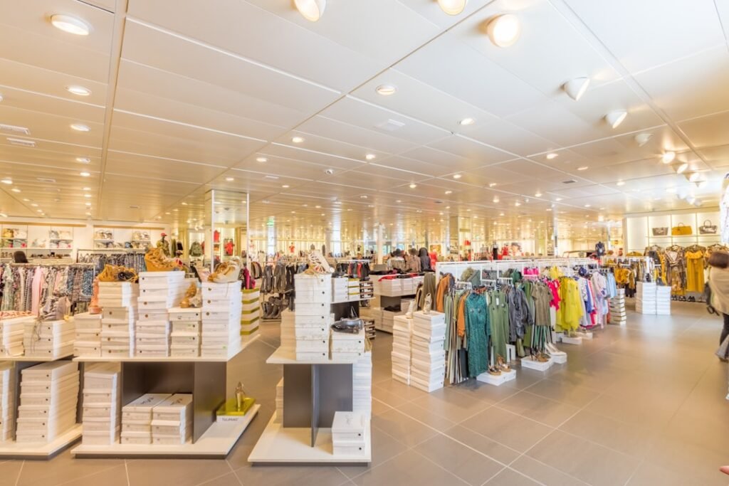 luxury retail trends